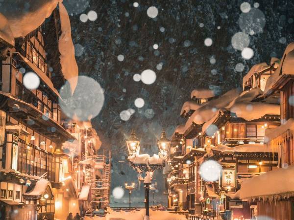 温泉街が雪化粧　撮影した１枚に「行きたすぎる」の声が続出