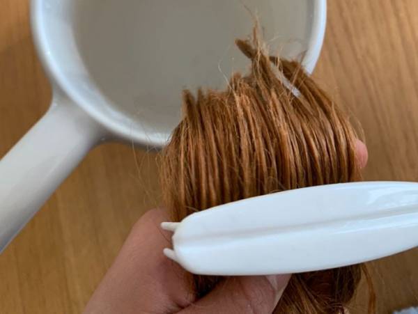 たったこれだけ…？早く知りたかった人形の髪をサラサラにする方法