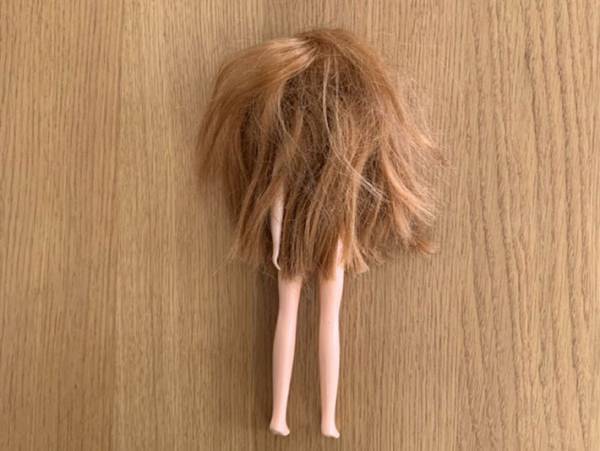 たったこれだけ…？早く知りたかった人形の髪をサラサラにする方法
