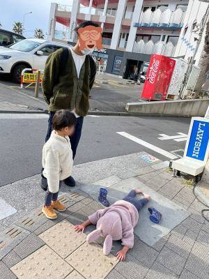 見よ、これが『魔の２歳児』だ…！　光景に「ごめん爆笑した」「笑うしかない」