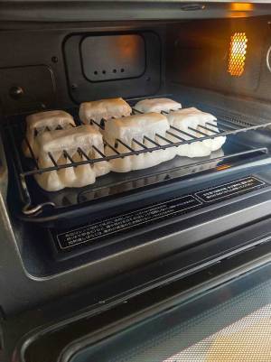 焼きあがった餅が…！？　前向きなコメントに爆笑