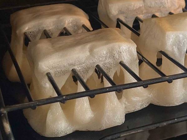 焼きあがった餅が…！？　前向きなコメントに爆笑