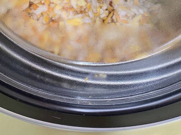 コインランドリーの洗濯機の中に入っていたものに「何回見ても…」