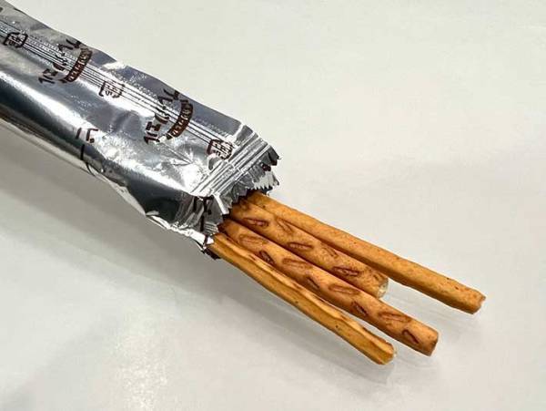 夫がボリボリ食べていたおやつ　「うめぇ」と言っているけど、実は…