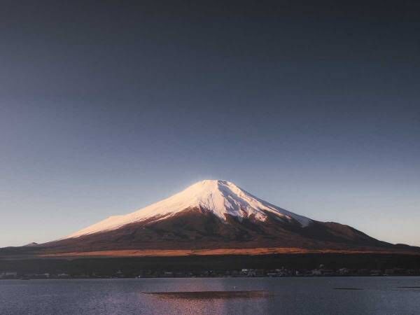 「一体いくつの奇跡が…」　美しい富士山をとらえた写真　一緒に写るのは？
