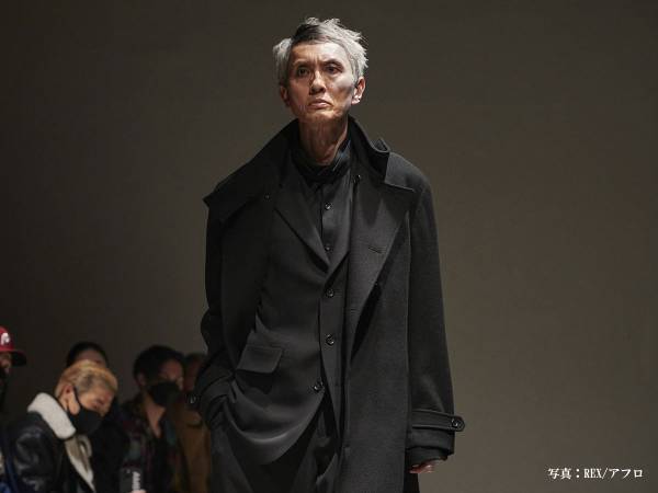 俳優陣の新たな一面に絶賛の声　松重豊たちがヨウジヤマモトのショーに参加