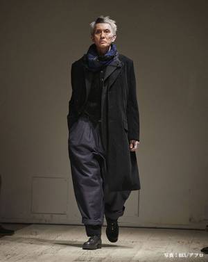 俳優陣の新たな一面に絶賛の声　松重豊たちがヨウジヤマモトのショーに参加