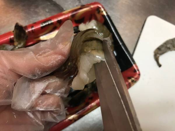 エビの下ごしらえが苦手 あるものを使うとスルッと簡単にできる！