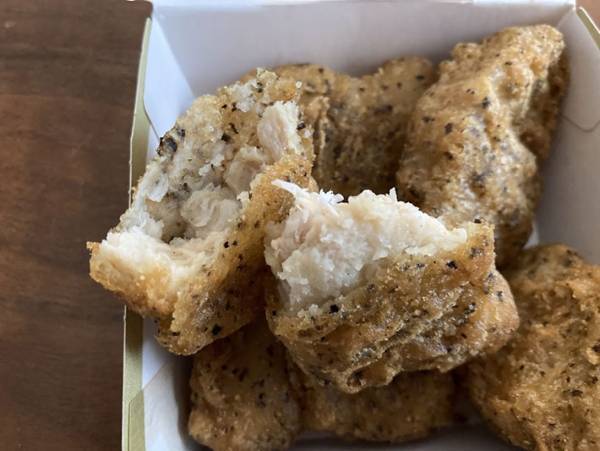 マクドナルドのチキンマックナゲットに新味登場！さらにソースまで新味だと？