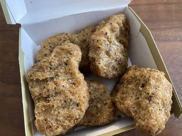 マクドナルドのチキンマックナゲットに新味登場！さらにソースまで新味だと？
