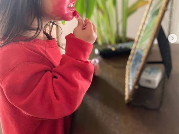 爆笑！母親が風邪で寝込んだ日、妹の子守りを長女にお願いした結果…