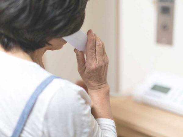 一人暮らしの母親からの電話　適当に返事していた男性が『気付いたこと』