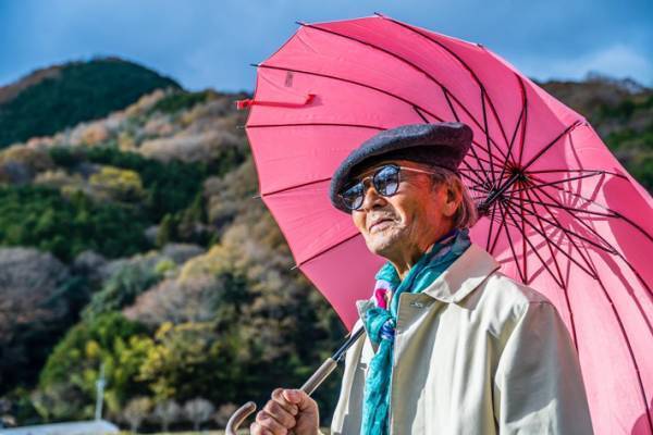 ８８歳のおじいさんが超ファンキーに？　ファッションの力に驚きの声
