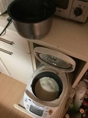 「意味が分かると怖い」　炊飯器を写した写真に「ゾッとした」「爆笑」