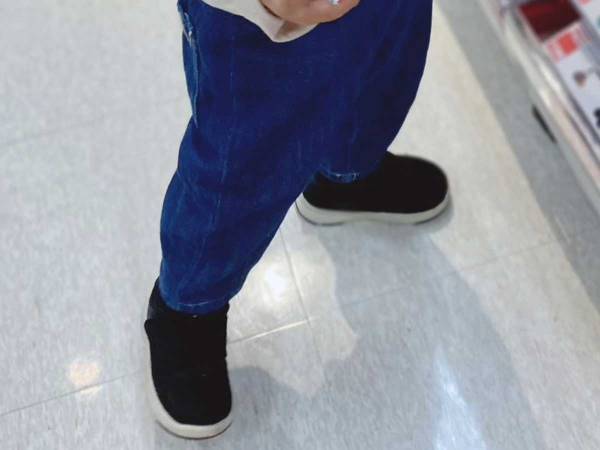 「ラオウにそっくり」　トミカを買ってもらった２歳男児、ポーズが…？