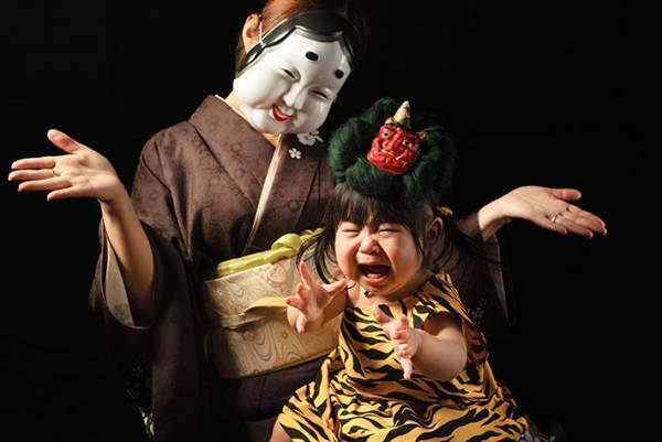 「大人も怖い」「大爆笑」　節分の記念写真５枚のインパクト！