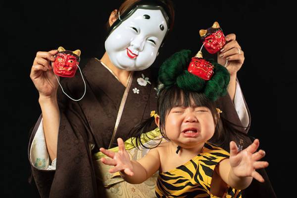 「大人も怖い」「大爆笑」　節分の記念写真５枚のインパクト！
