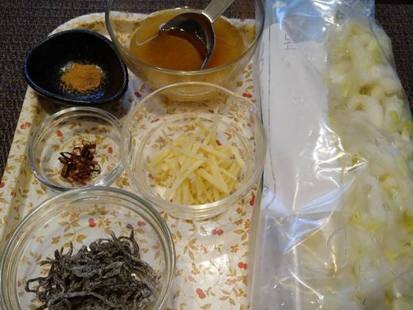 コレは、無限でイケる！ 鍋では残る『芯』が旨い！ 『中華風白菜の芯de漬け物』レシピ！