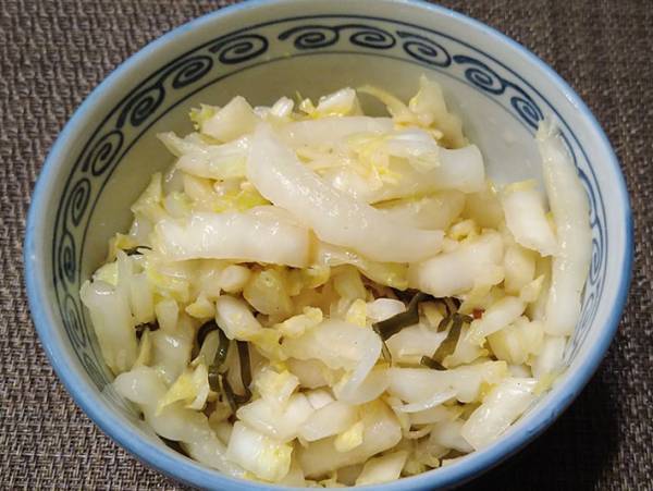 コレは、無限でイケる！ 鍋では残る『芯』が旨い！ 『中華風白菜の芯de漬け物』レシピ！