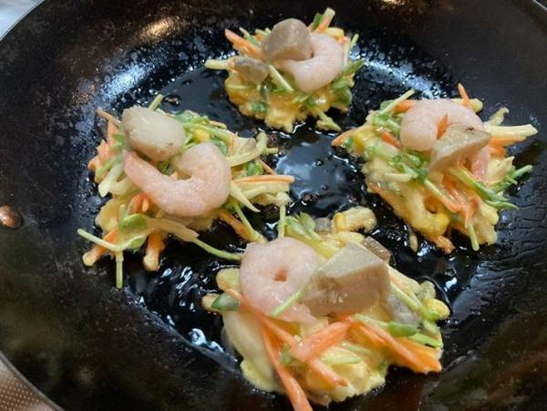 昨日の残り物をリメイクしたとは思えない『お好み焼き』の底力を見よ！