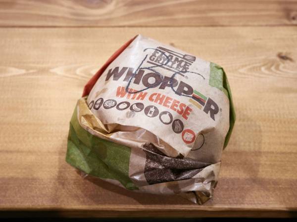 バーガーキングでコロッケ？パティを超えた新作『ギルティ バタコロ サンド』が熱い