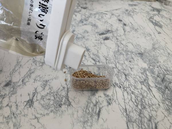 輪ゴムは卒業！袋入り食品の保管は１００均の袋クリップを使えば簡単