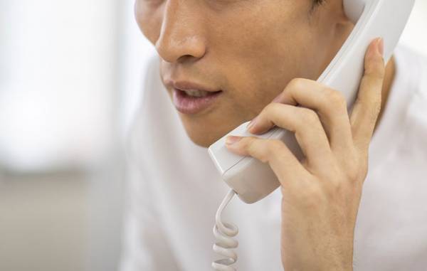 なぜか電話で注文してくる客　初めて対面した時、理由が分かった