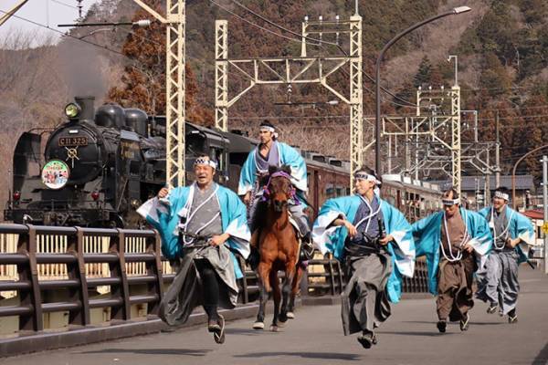 本当に令和に撮影された写真！？　時代を超えた光景に「胸が熱くなった」「かっこよすぎ」