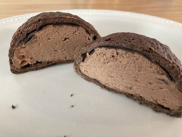 ２度焼きのザクザク食感が斬新！ビアードパパでとことんチョコレートを味わう