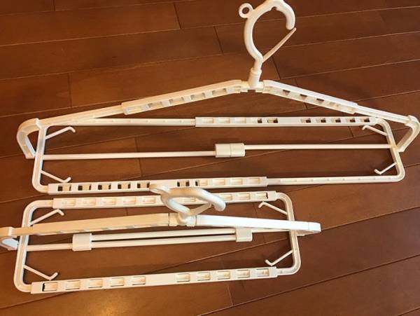 バスタオルを効率よく干したいなら３COINSの『伸縮ハンガー』がおすすめ！