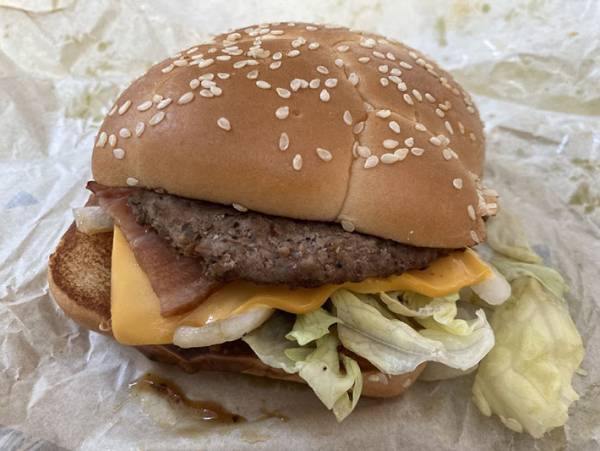 アメコミパッケージでニューヨーク気分満載！マクドナルドの新作バーガーが激アツ