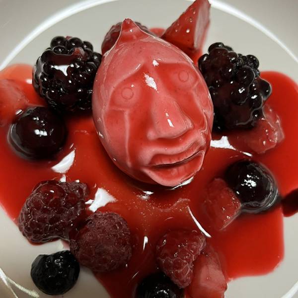 「おいしいスイーツできた～！」　完成した一品に「うわあぁあ」「ヒエッ…」と悲鳴続出