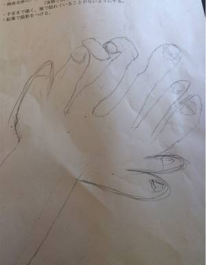 友人が「左手を見て頑張って描いた」左手　その姿に「逆にすごい」「奥が深い」