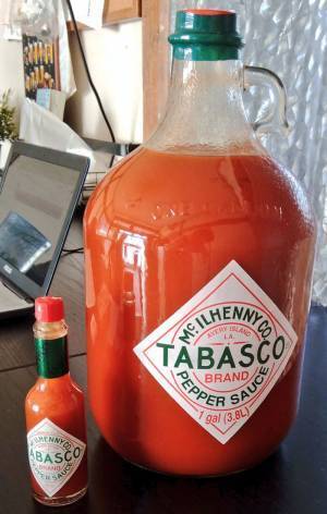 一般的な量の約６０倍のタバスコに「使い切れる気がしない」「笑った」