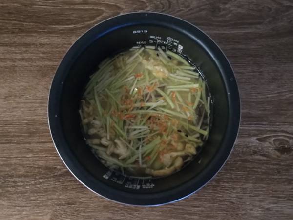 これは簡単！ サバ缶の汁が余ったらコレ！ 冷蔵庫の整理にもオススメの利用法は…