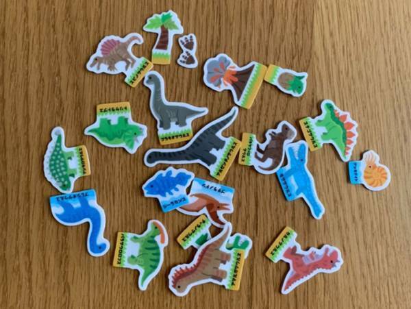 これで１００円？ダイソーの何度でも使えるフレークシールが最高すぎる