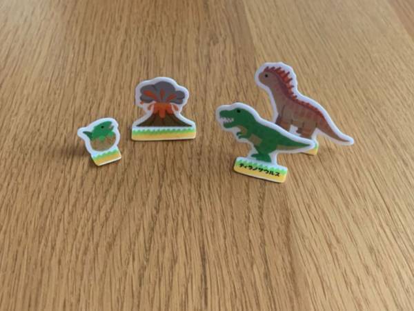 これで１００円？ダイソーの何度でも使えるフレークシールが最高すぎる