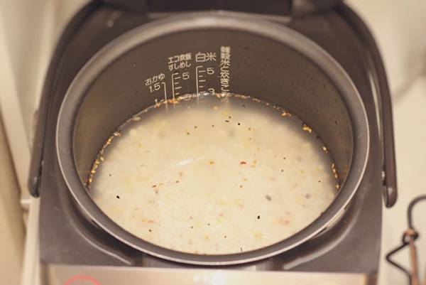 硬い炊き上がりになりがちな雑穀米　ひと工夫するだけで？