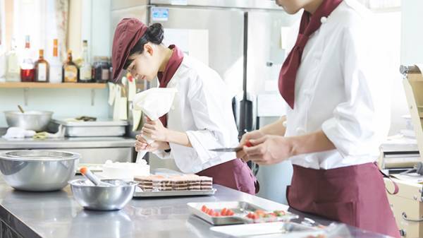 ２歳娘の誕生日を、急遽祝うことになり…？　ケーキ店の対応に「素敵」