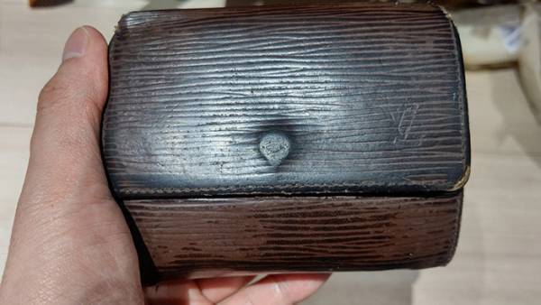 ヴィトンの財布をもらった中学生　２０年後の展開に「やばすぎる」「五度見した」