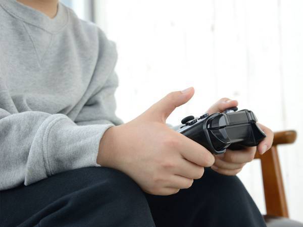 息子が帰宅すると、祖父が骨折していた　その後の行動に「なんていい子…」