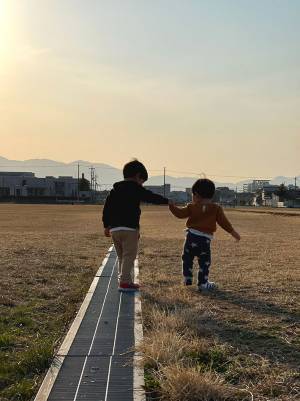 「目頭が熱くなった」　小走りする幼い息子　結末に、心動かされる