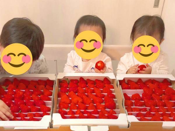 幼い子供たちの前に置かれているのは？　ホワイトデーのお返しに、驚愕！