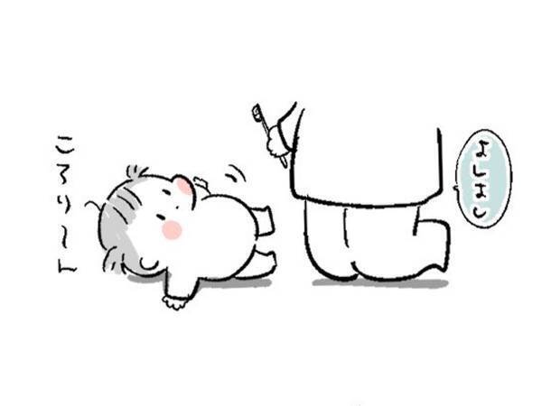 歯磨きを見て、寝転がった２歳娘　その後の行動に「可愛い」「笑った」