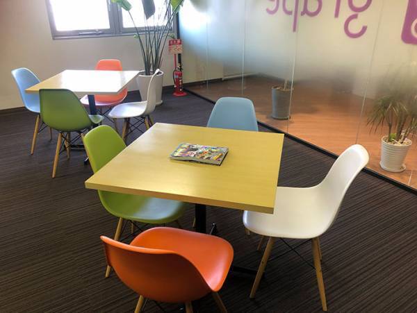 オフィスに置かれた漫画雑誌　内容が、斜め上だった