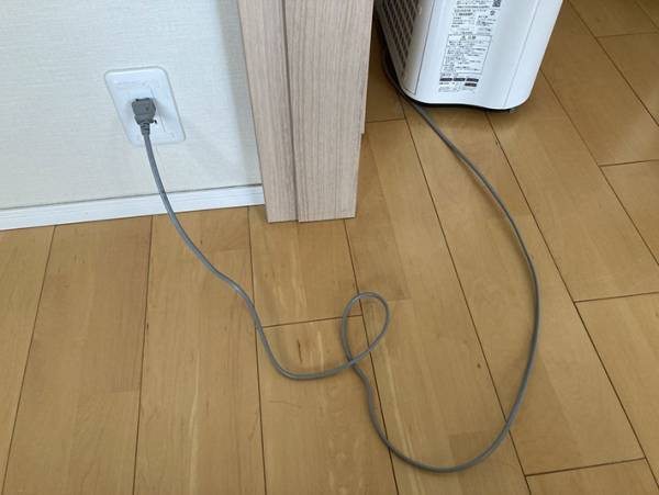 家中の『ケーブル類のごちゃつき』を無印の『ミシン目入り結束テープ』で一斉成敗！