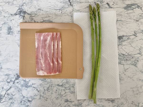 ３分あればできあがり！電子レンジでできるアスパラベーコンの作り方