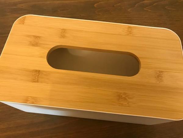 ３COINSの『バンブー ティッシュボックス』はオシャレ！しかもスマホスタンドとしても使える優れもの