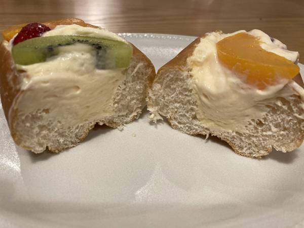 フルーツとクリームがたっぷりすぎてやばい！八天堂×ローソンスイーツは絶対食べて