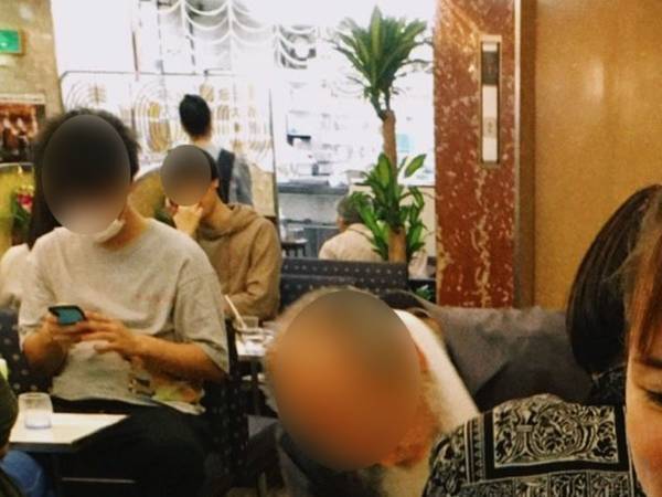 男性「見てみ！横、昭和やで！」　理由に「二度見不可避」「懐かしすぎる」